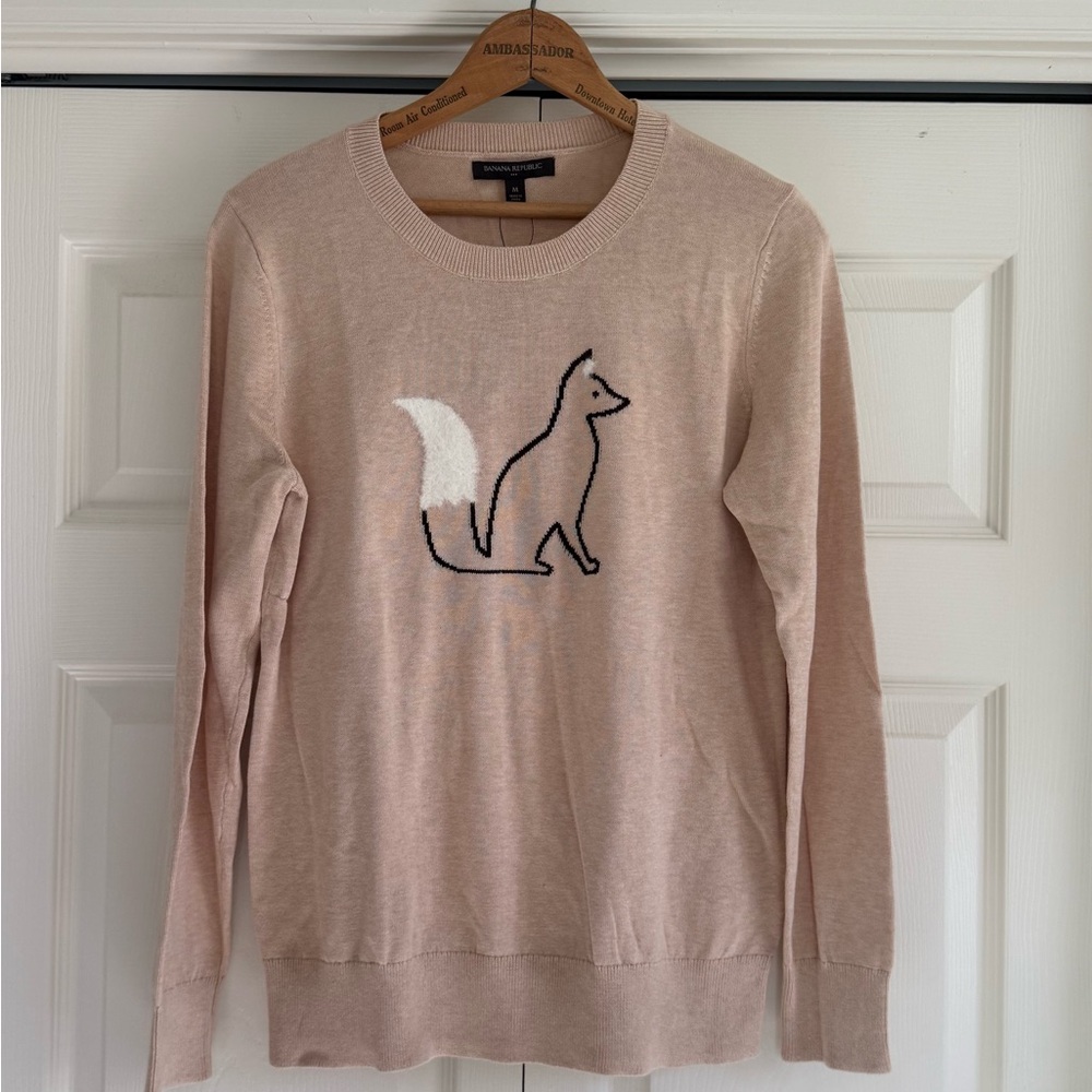 NWT Banana Republic factory  Beige Sweater with Graphic Detail